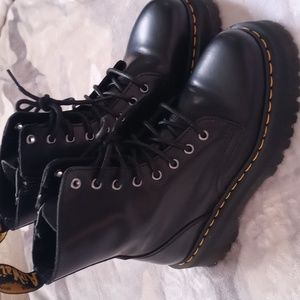 Dr. Martens doc martens size 7M/8W